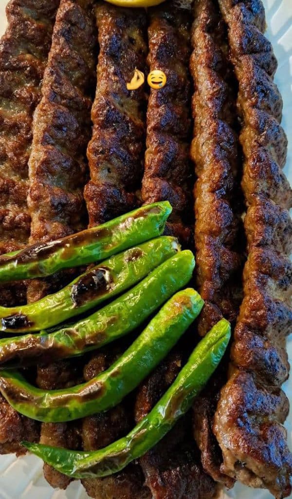 بیرون بر و آشپزخانه غذای ایرانی دلوین در بندرعباس