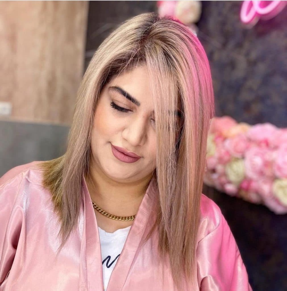 سالن زیبایی جانان در صومعه سرا