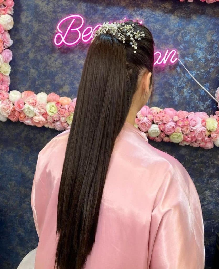 سالن زیبایی جانان در صومعه سرا