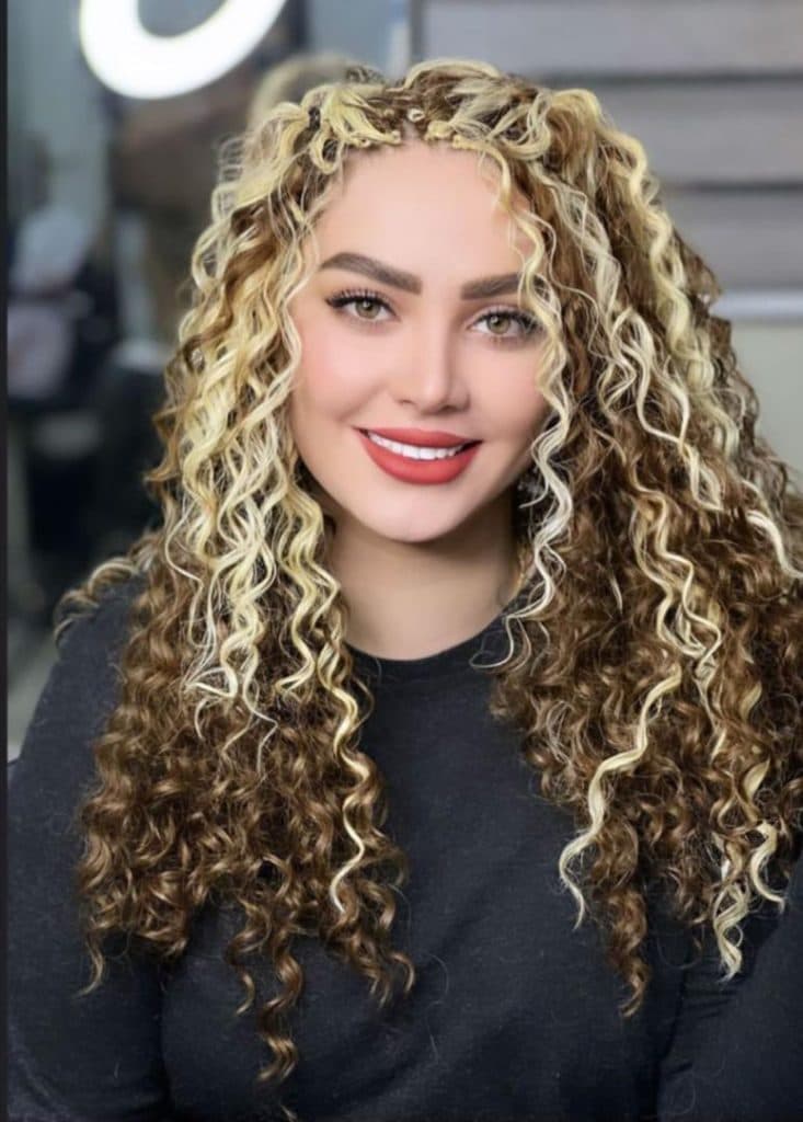 سالن زیبایی و خدمات تخصصی عروس مژگان رستمی در شهرک غرب تهران