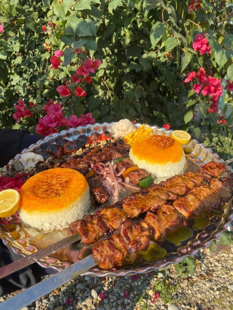 کافه رستوران باغ پدری در قائم شهر مازندران