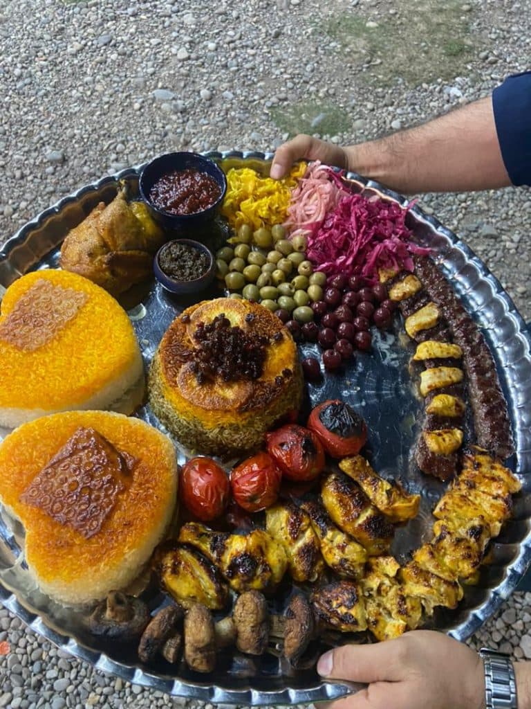 کافه رستوران باغ پدری در قائم شهر مازندران