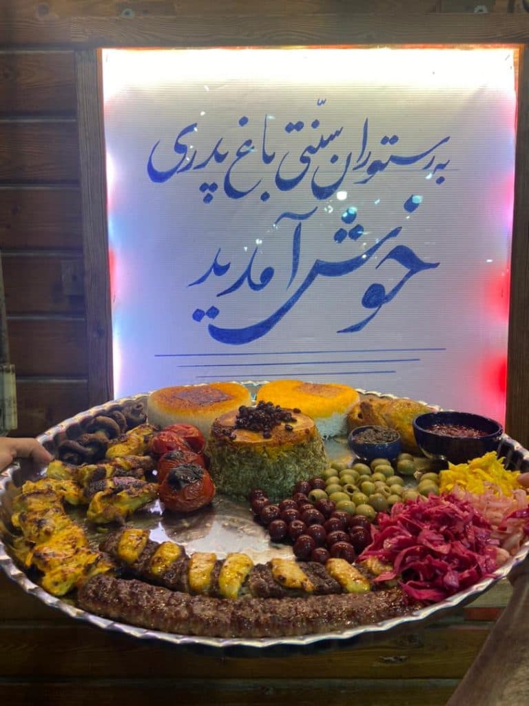 کافه رستوران باغ پدری در قائم شهر مازندران