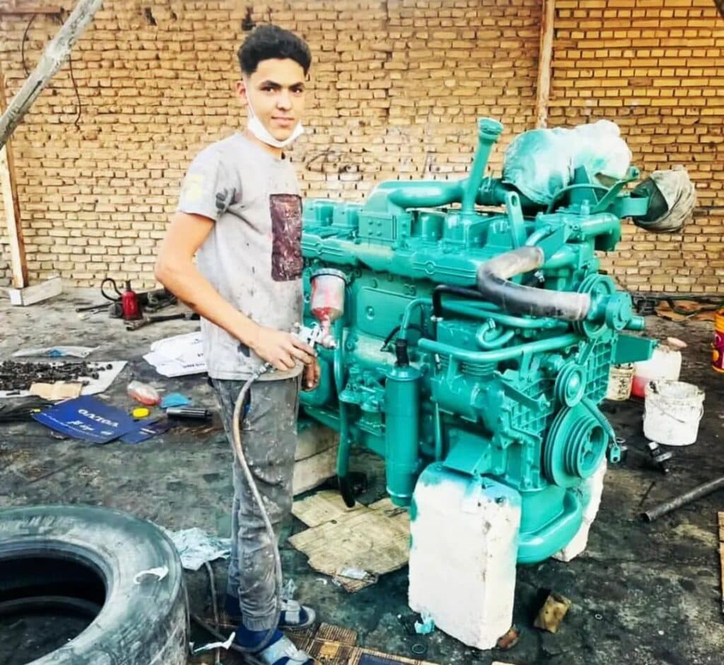 بازسازی و نقاشی ماشین های نسل جدید برادران عبدالخانی در عبدالخوان اهواز