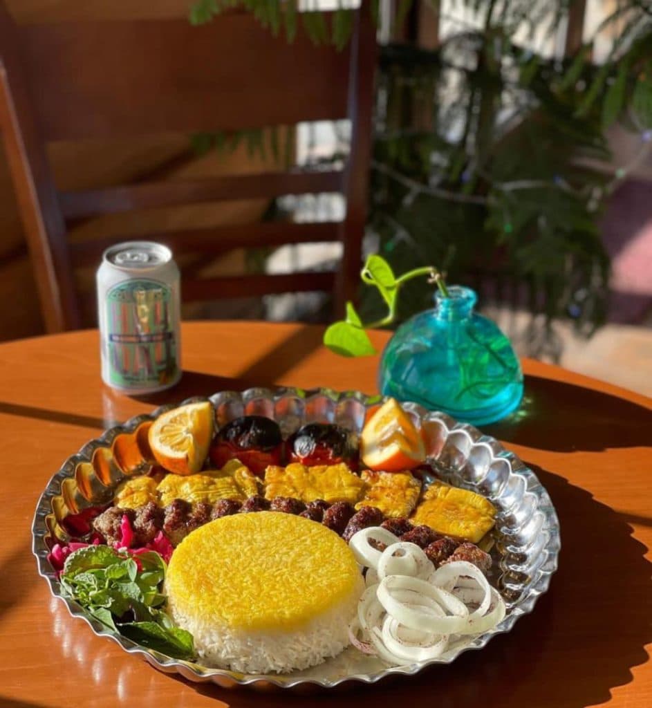 کافه رستوران ساحلی جزیره ارشیا شعبه دو در چمخاله لنگرود