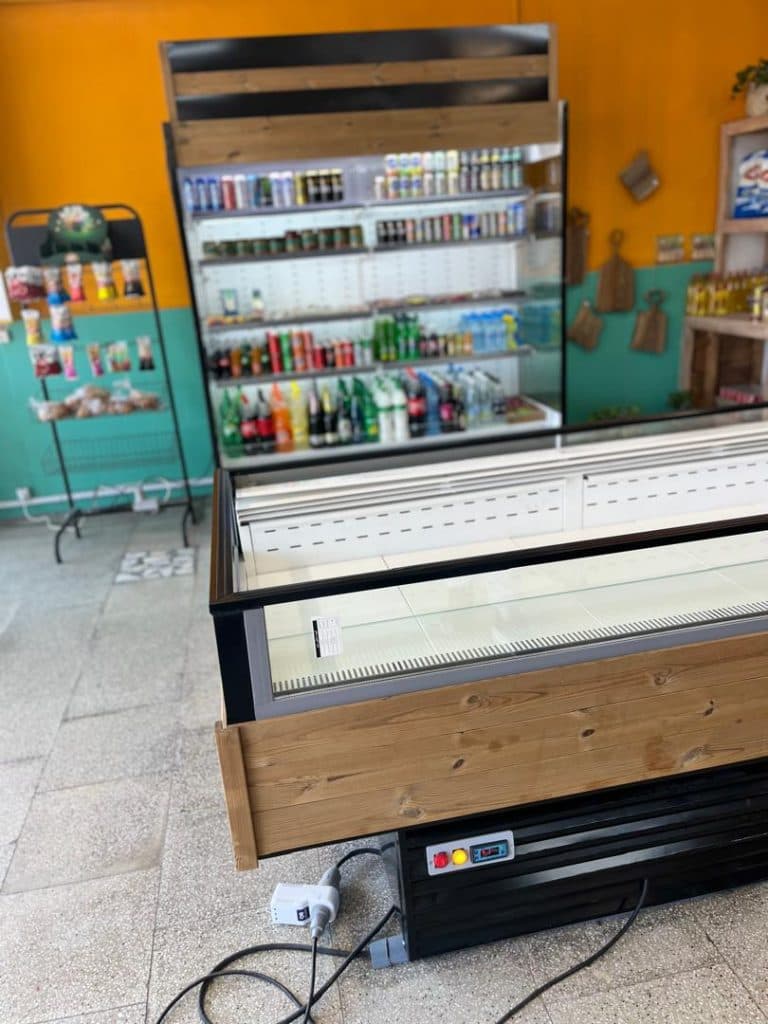 راه اندازی یخچالهای پرده هوا و سردخانه و چیلر واحدی در آمل