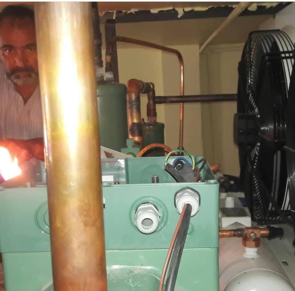 ساخت و اجرای دستگاه برودتی و سردخانه و چیلر مهرسان سرما در تهران