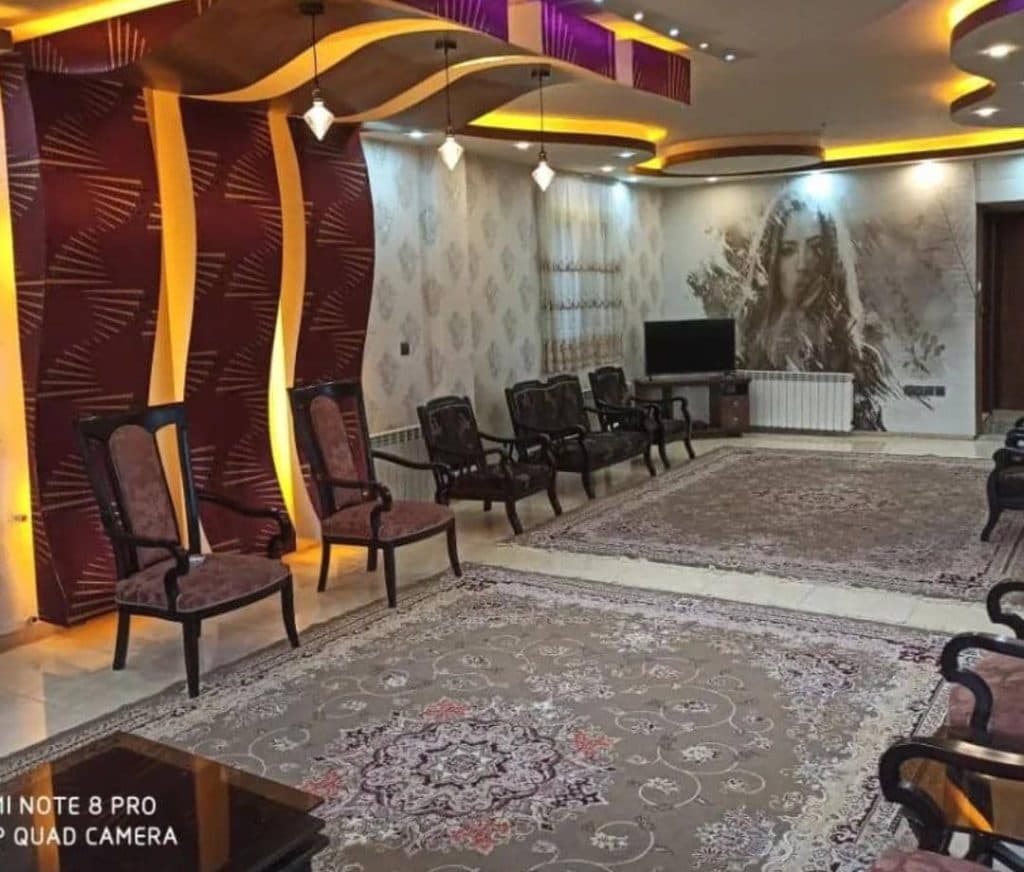 اجاره باغ ویلا امیری در باغ بهادران اصفهان