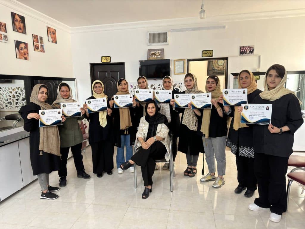 آموزشگاه و سالن زیبایی خانهی زیبایی در فریمان خراسان رضوی