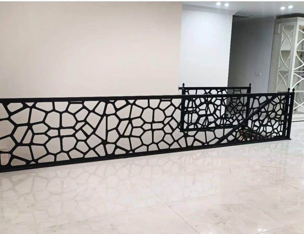درب و پنجره سازی آهنی و فرفورژه و لیزری تاج فرفورژه در تبریز