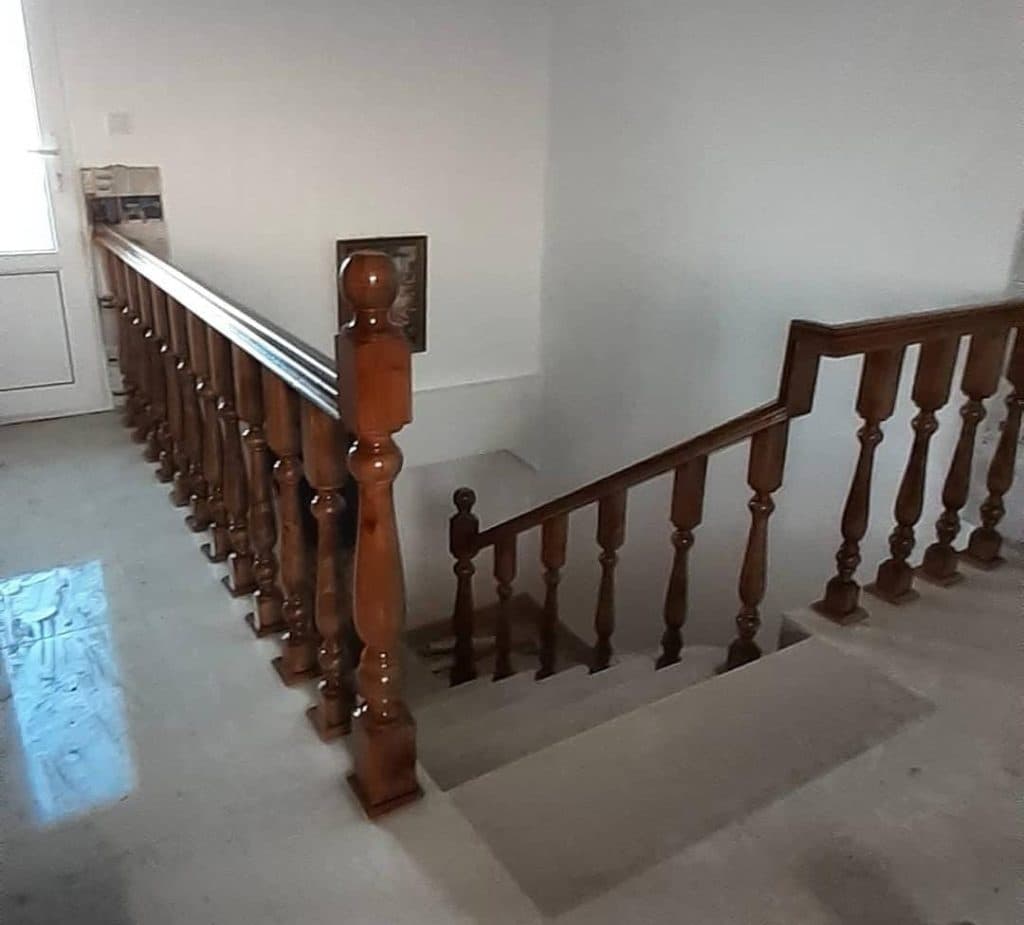 طراحی و ساخت پله گرد چوبی و پله حلزونی سعید در تبریز