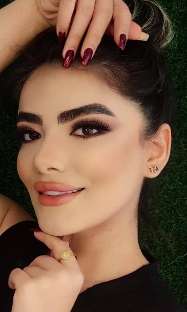 خدمات تخصصی میکاپ مینا نامداری در کوه چنار فارس