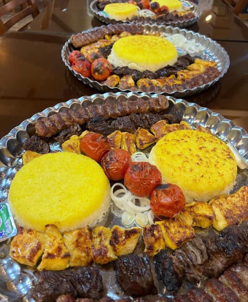 کافه رستوران ساحلی جزیره ارشیا شعبه دو در چمخاله لنگرود