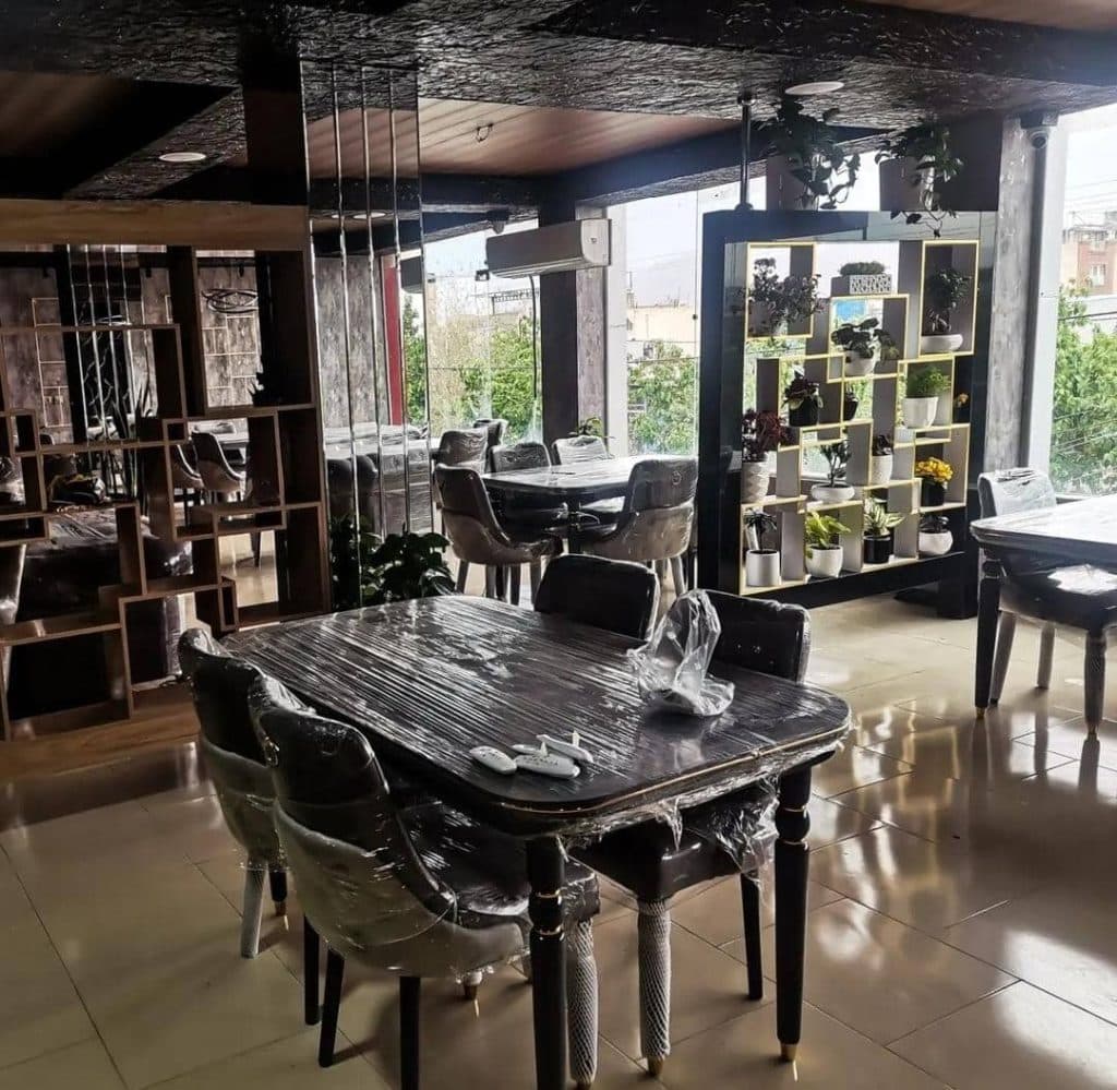 کافه فست فود شانلی در نجف آباد اصفهان