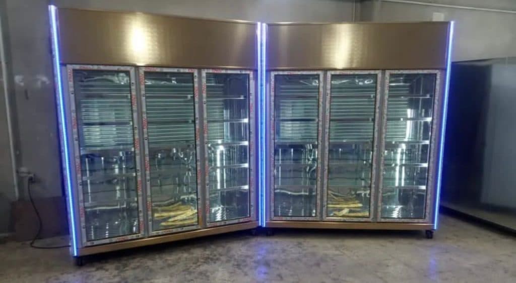 ساخت یخچال های ویترینی و فروشگاهی عضد انجماد در شازند اراک