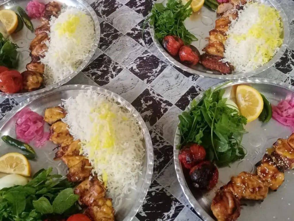 رستوران ایرانیان در رستم آباد