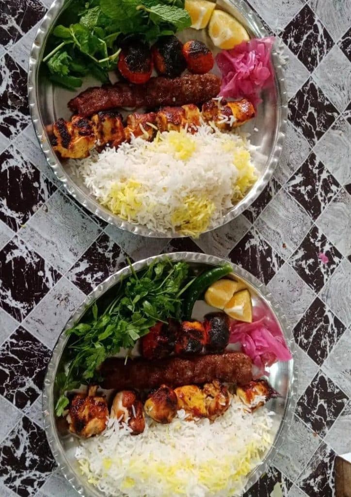 رستوران ایرانیان در رستم آباد