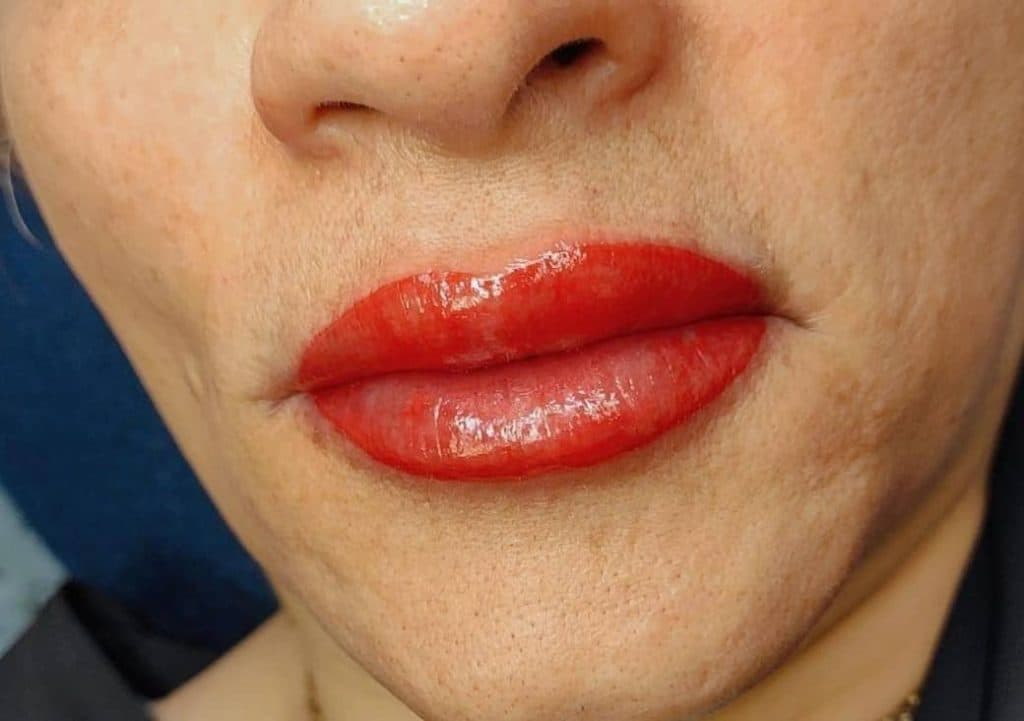خدمات تخصصی آرایش دائم و میکروبلیدینگ مهدیه شاد در همدان
