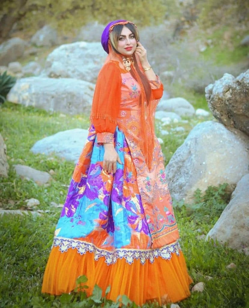 طراحی و دوخت لباس لری سهیلا شجاعی در نورآباد ممسنی فارس