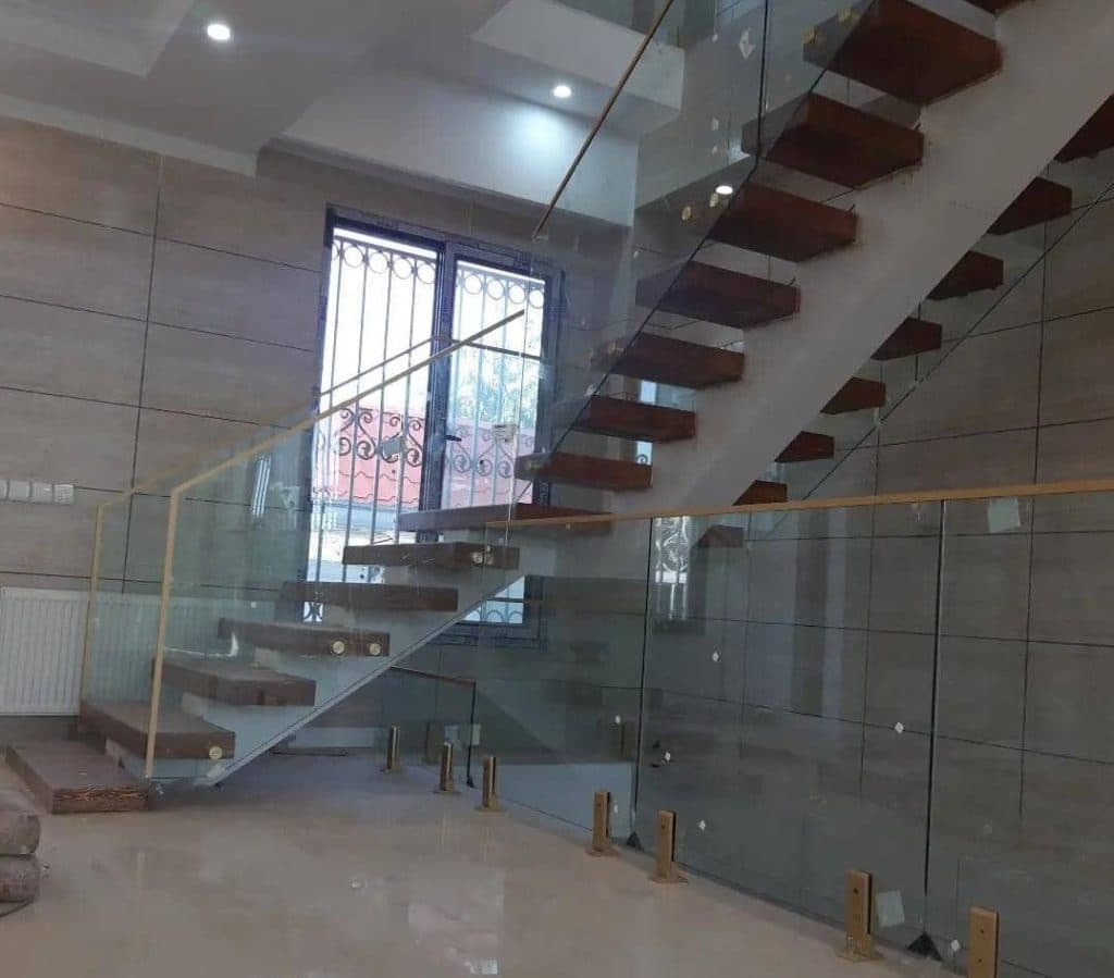 تولید و اجرای هندریل شیشه ای و نرده آلومینیومی مافی در تهران