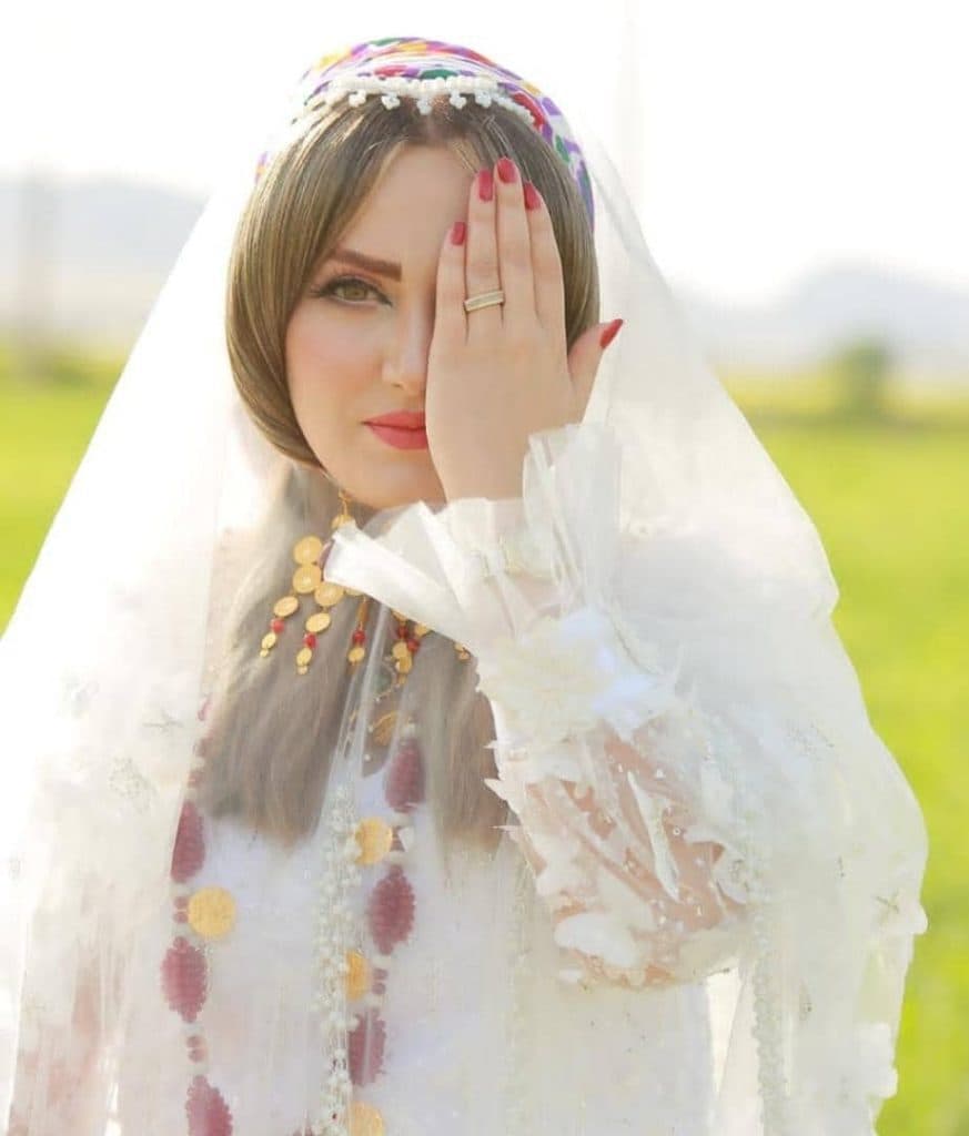 طراحی و دوخت لباس لری سهیلا شجاعی در نورآباد ممسنی فارس