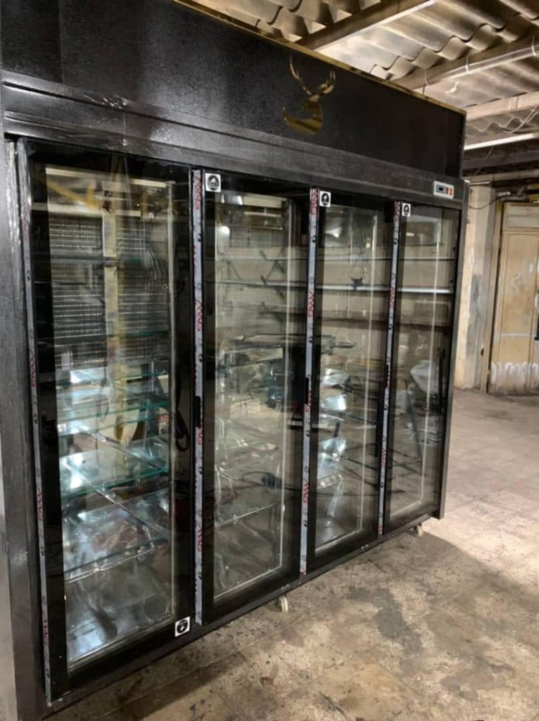 ساخت یخچال های صنعتی و فروشگاهی تاپینگ چکاد در کرج