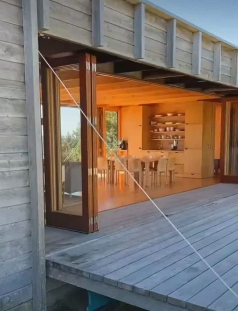 ساخت آلاچیق کلبه های سوئیسی و ویلاهای چوبی آروین در بابل