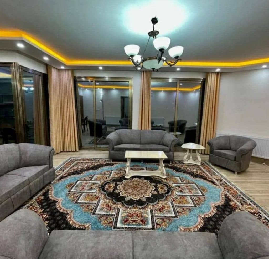 اجاره باغ ویلا امیری در باغ بهادران اصفهان