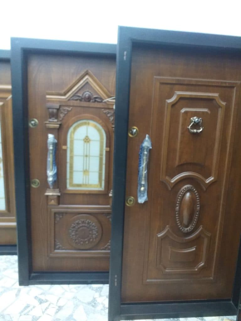 فروشگاه درب و پنجره کریمی در بندرانزلی