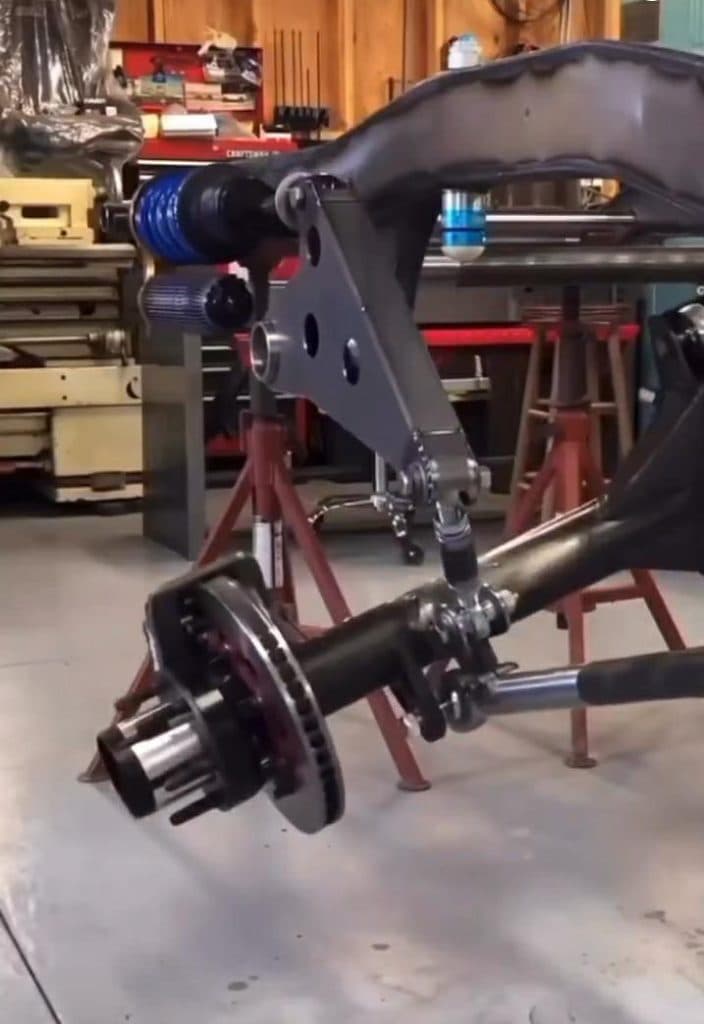 مجتمع آموزشی علم و صنعت کیوان فر در شیراز