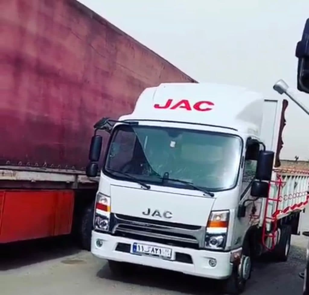 کارگاه اتاق سازی کامیون و کامیونت باری خلیلی در بستان آباد تبریز