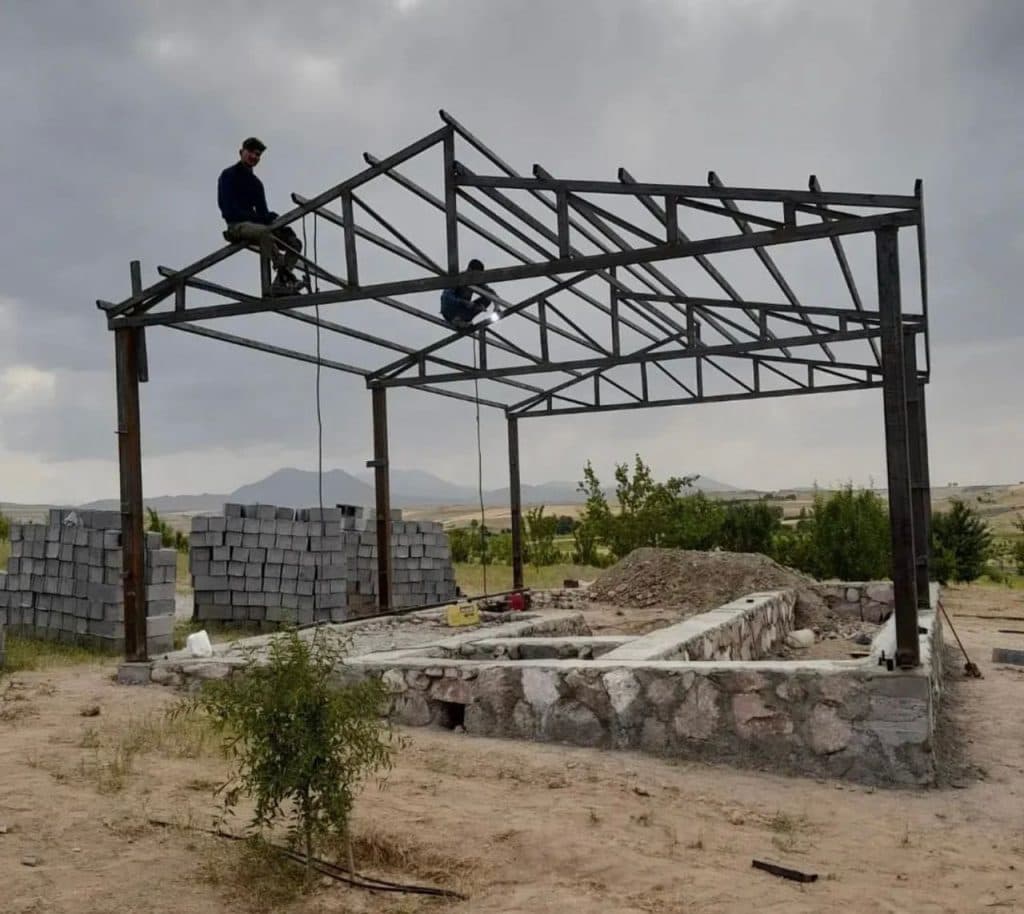 طراحی و جوشکاری اسکلت بندی ساختمان و شیروانی شکری در تبریز