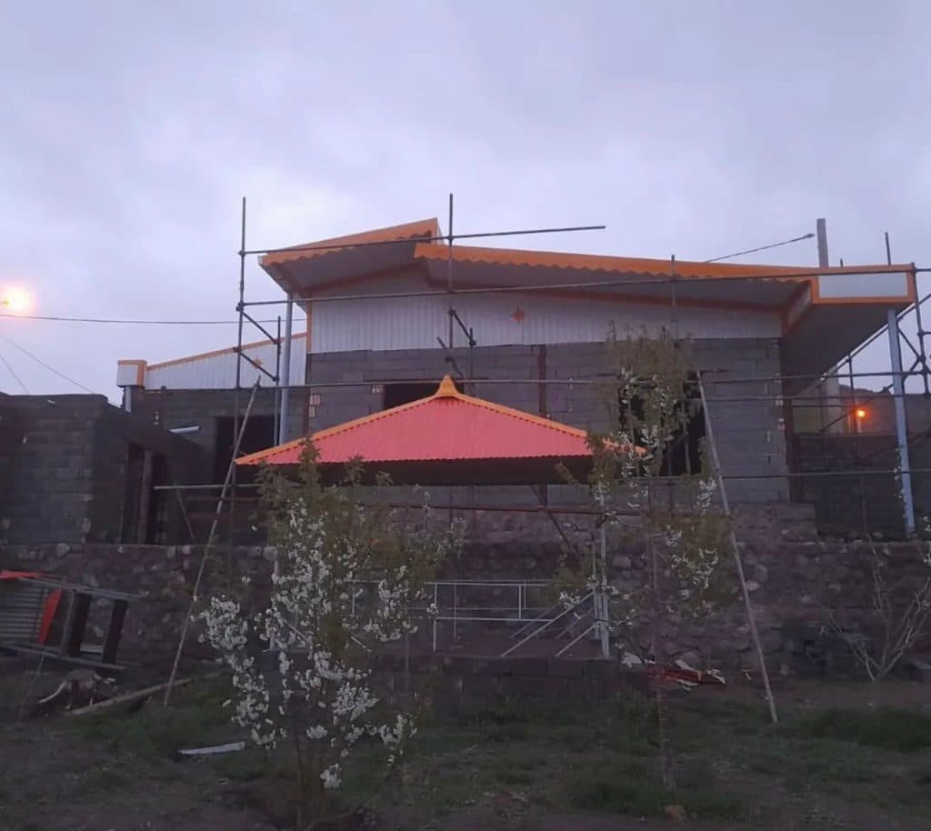 طراحی و جوشکاری اسکلت بندی ساختمان و شیروانی شکری در تبریز