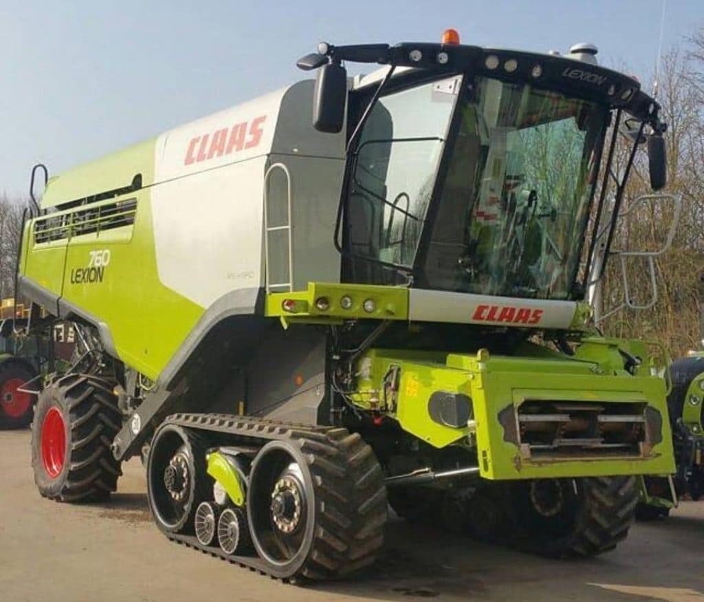 کارگاه جوشکاری ادوات کمباین محمود مختاری در مرودشت فارس