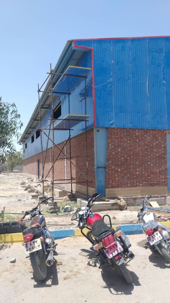 اجرای بدنه سردخانه و پنل کاری سوله جعفری در ایرانشهر سیستان و بلوچستان