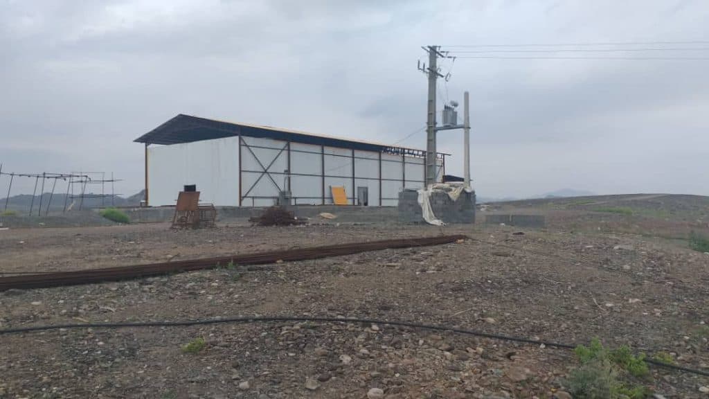 اجرای بدنه سردخانه و پنل کاری سوله جعفری در ایرانشهر سیستان و بلوچستان