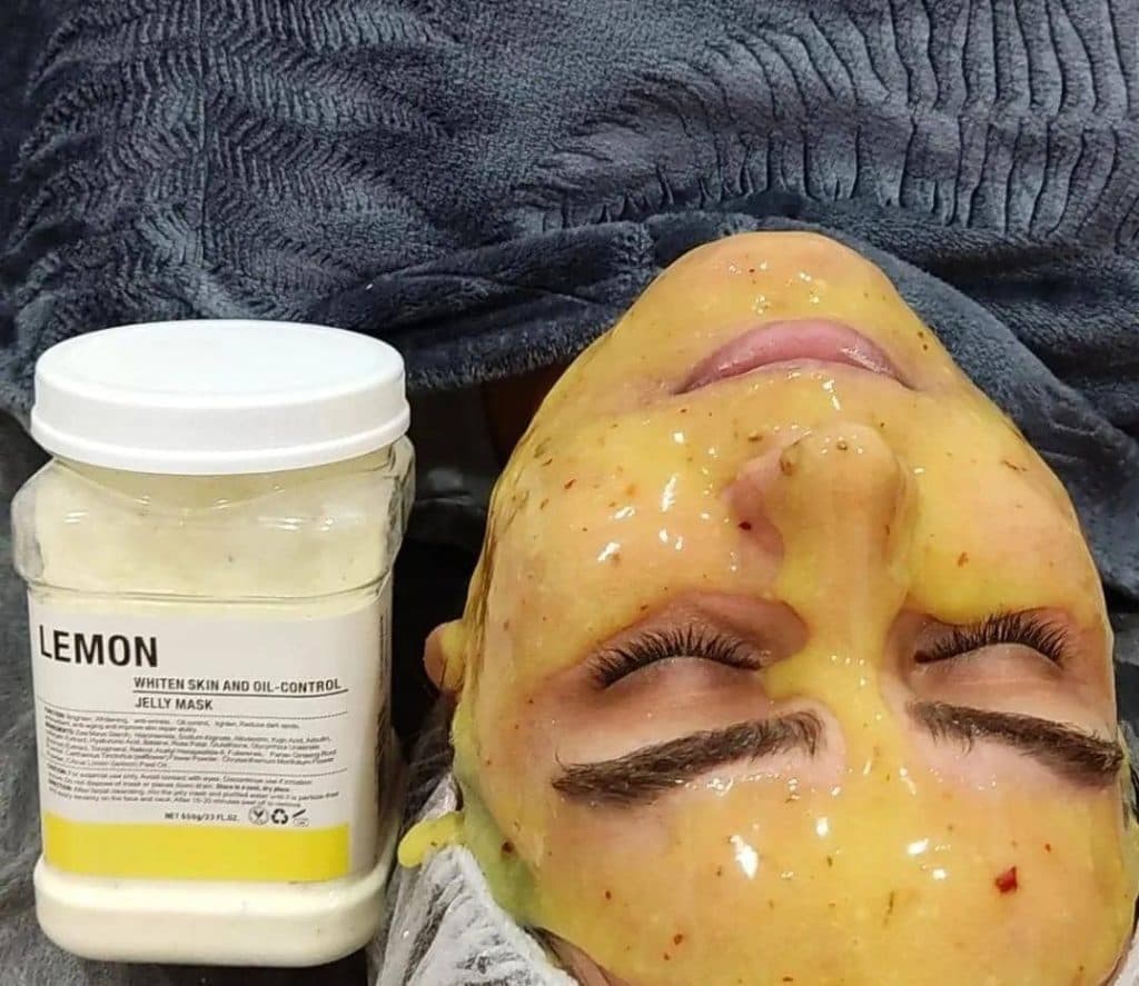 آموزشگاه فنی حرفه ای آرایشگری و مراقبت زیبایی سارا سروستانی در بندرعباس