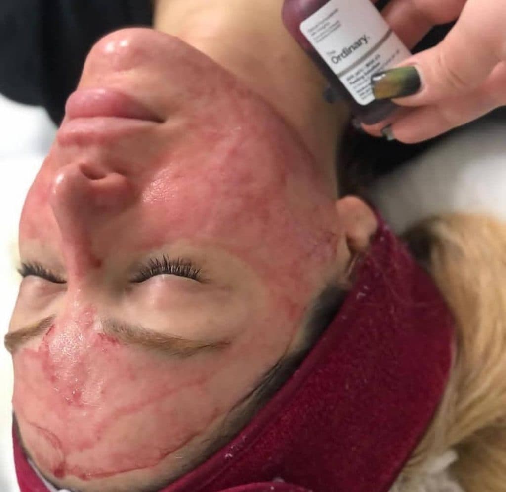 آموزشگاه فنی حرفه ای آرایشگری و مراقبت زیبایی سارا سروستانی در بندرعباس