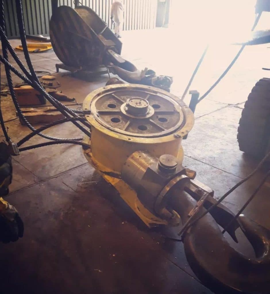 نصب و راه اندازی و تعمیرات جرثقیل سقفی شاداف کرین در مبارکه اصفهان