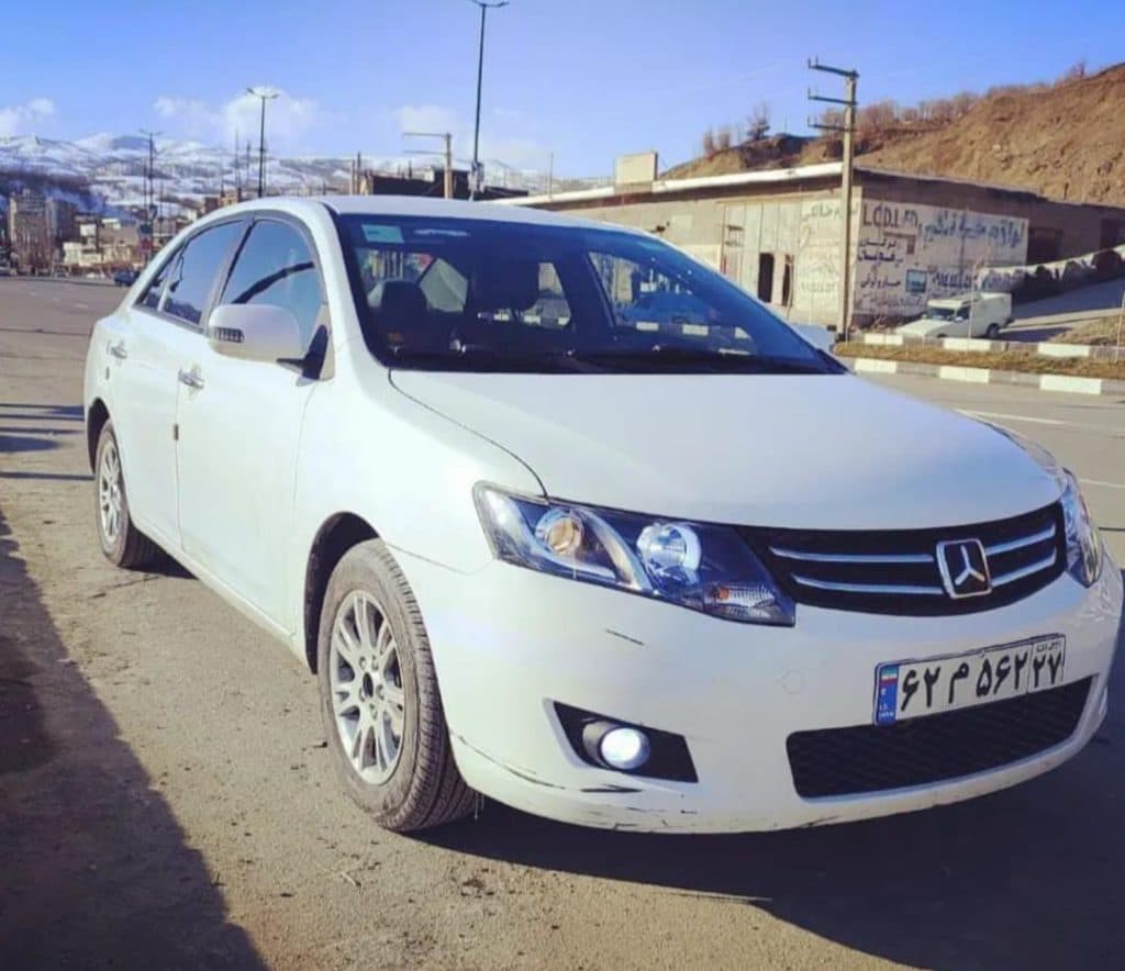 نمایشگاه اتومبیل ایرانی و خارجی آمانج در مهاباد آذربایجان غربی