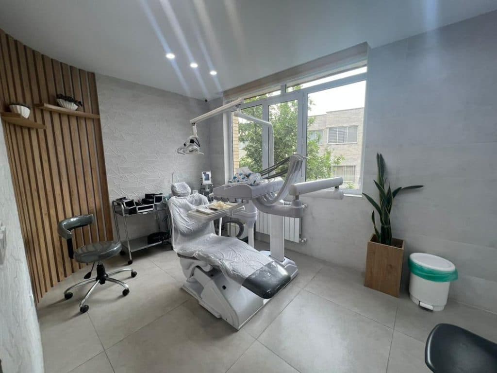 مرکز تخصصی دندانپزشکی حسینی محور در کرج