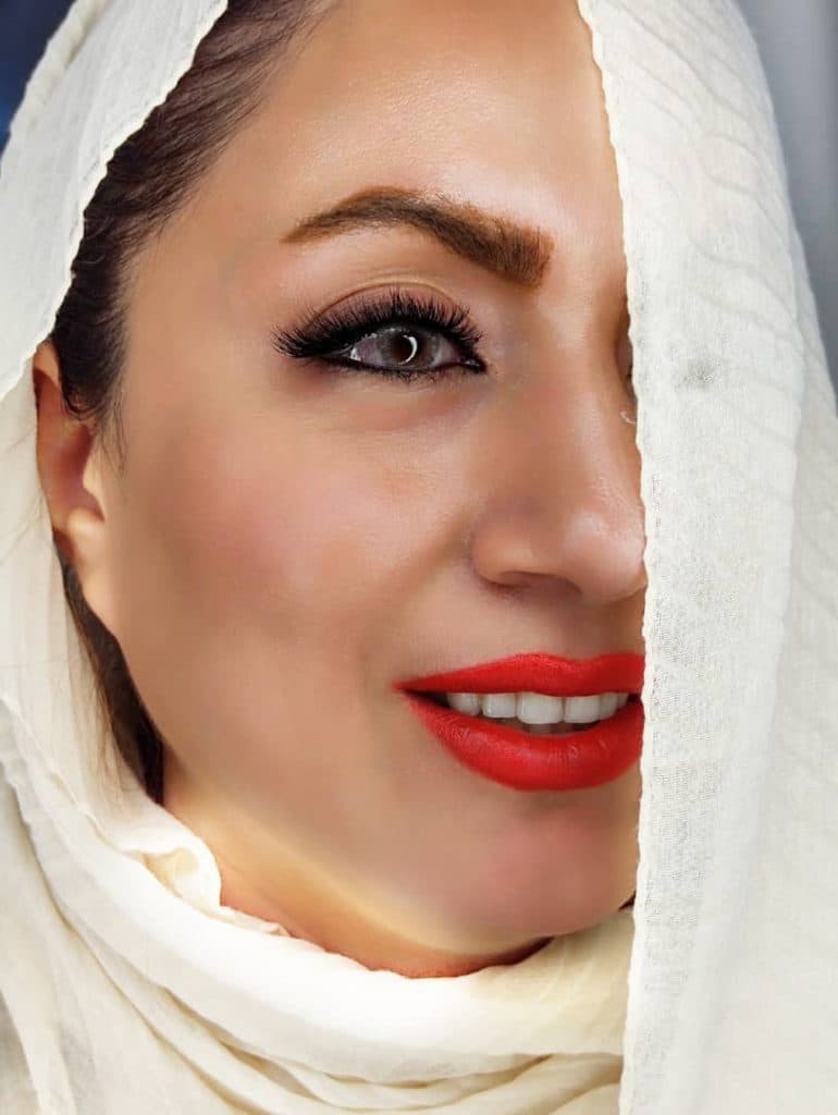 خدمات تخصصی شینیون و میکاپ مهدیه شاد در همدان