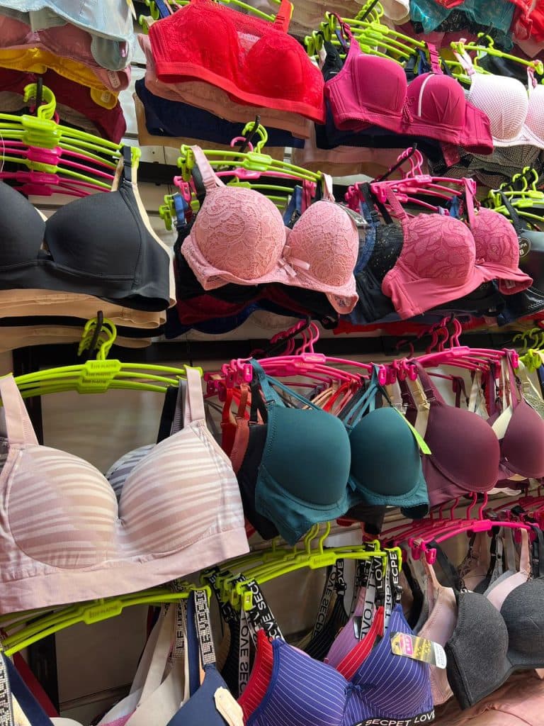 پخش عمده لباس زیر برادران رئیسی در درگهان قشم