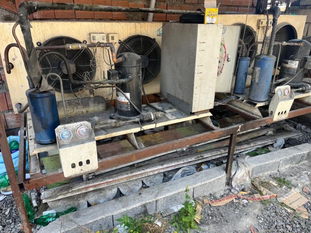 راه اندازی یخچالهای پرده هوا و سردخانه و چیلر واحدی در آمل