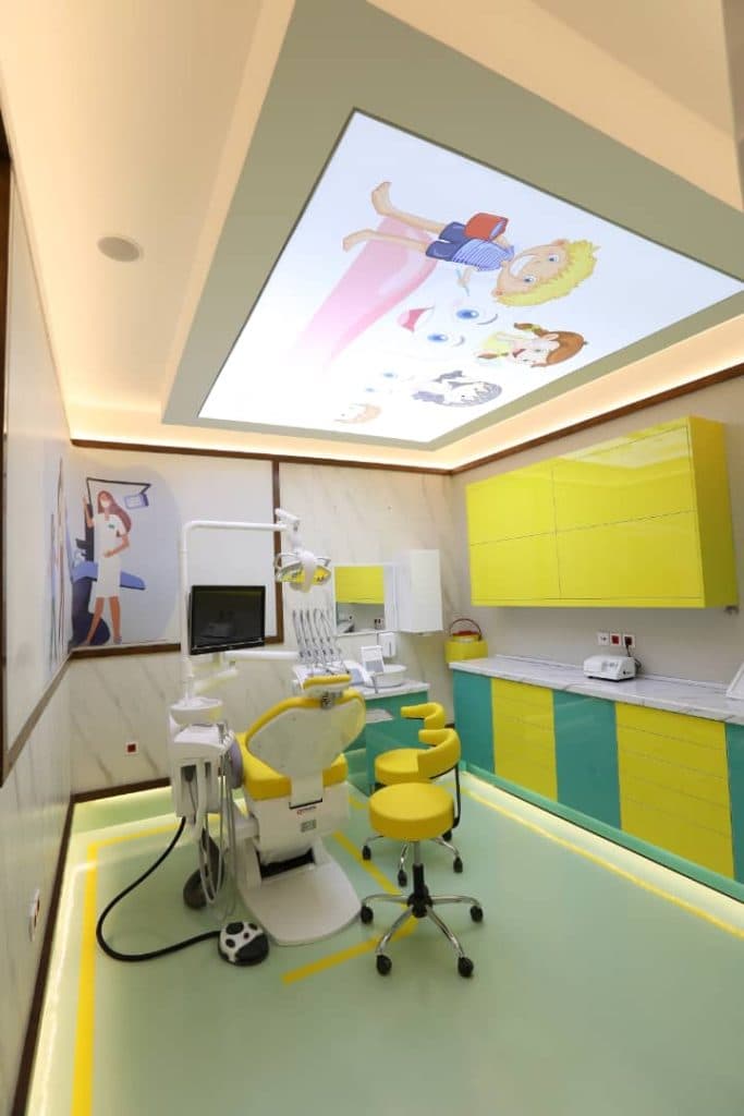 کلینیک تخصصی دندانپزشکی آراد سلامت حکیم در کرمان