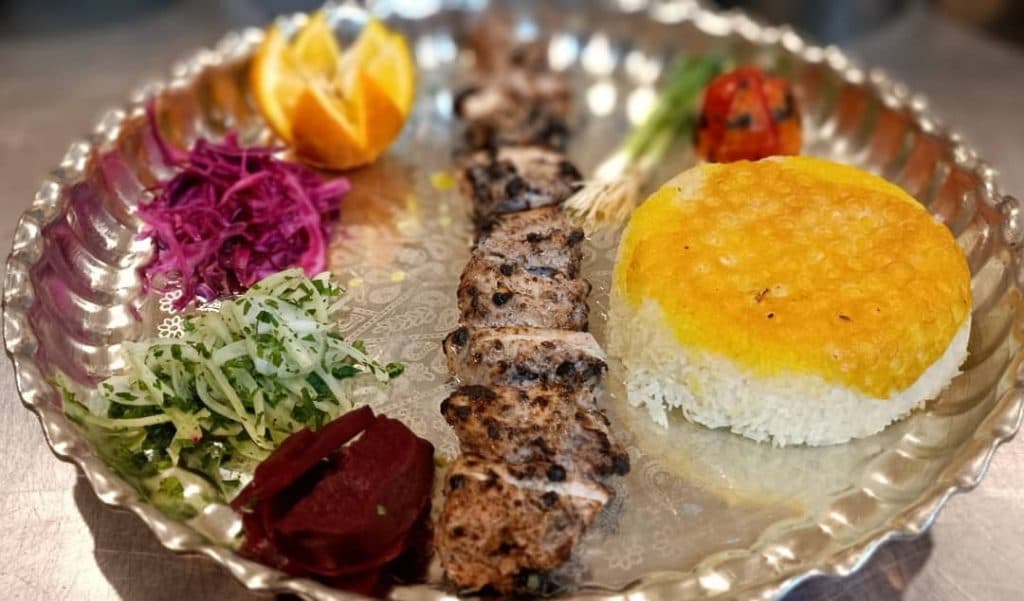 آموزش و راه اندازی آشپزی و رستوران ایرانی سر اشپز اقا یاری در ابهر زنجان