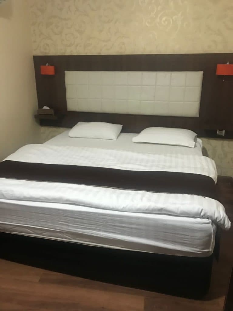 هتل رستوران و تالار زیتون در رودبار