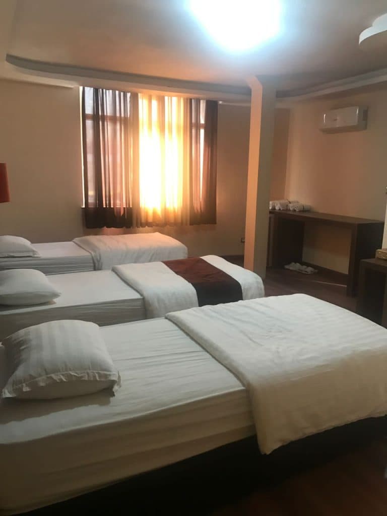 هتل رستوران و تالار زیتون در رودبار