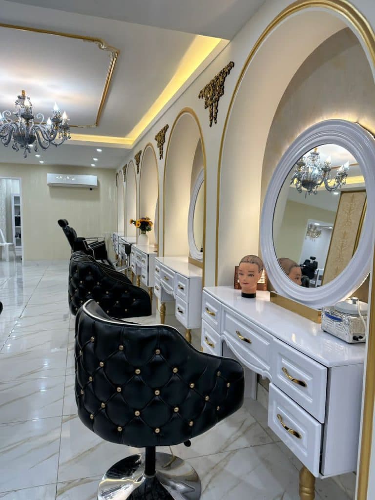 آموزشگاه آرایشگری احمدی در بندرعباس