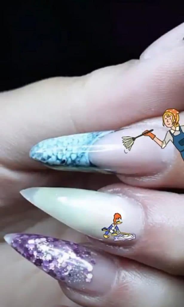 آموزش و خدمات کاشت ناخن مونا عنایتی در همدان